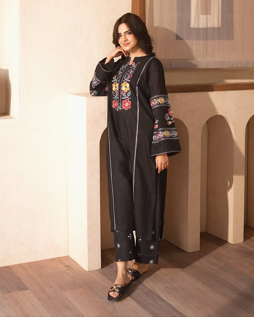 Decent Black Emb 2Pcs